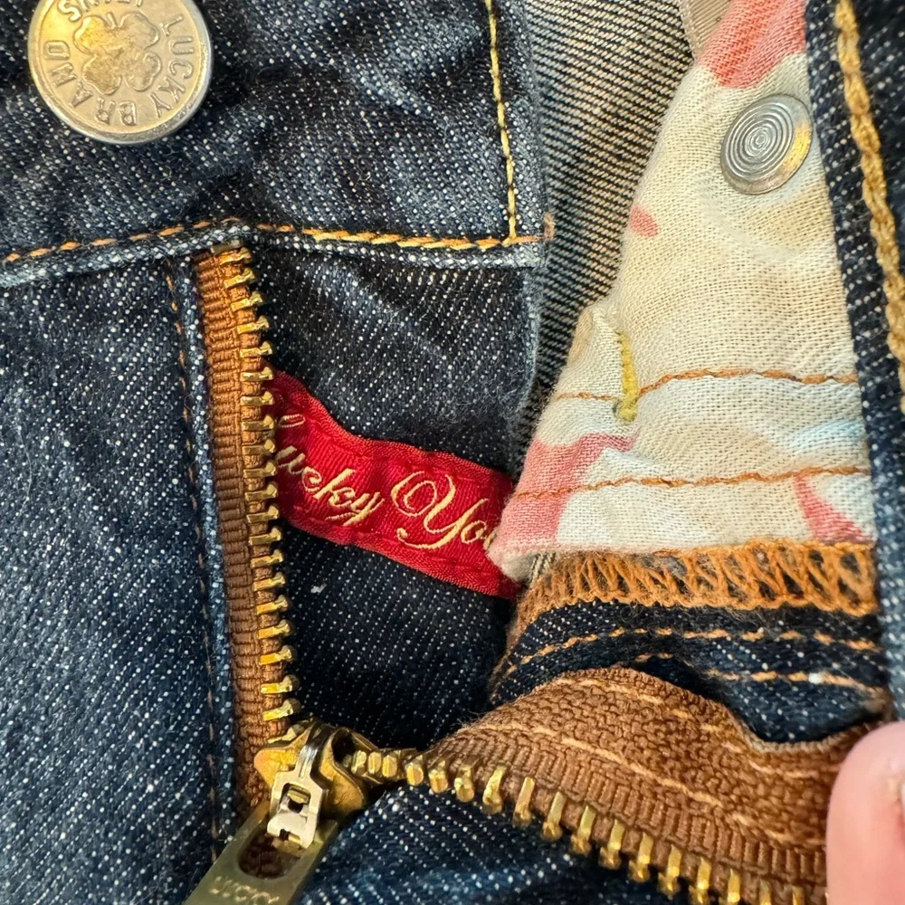 Size 0 lucky brand straight leg jeans - Picture 3 of 4